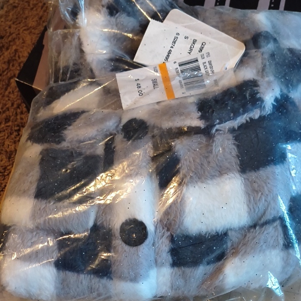 Speechless Checkered Faux Fur Jacket in Blue and White